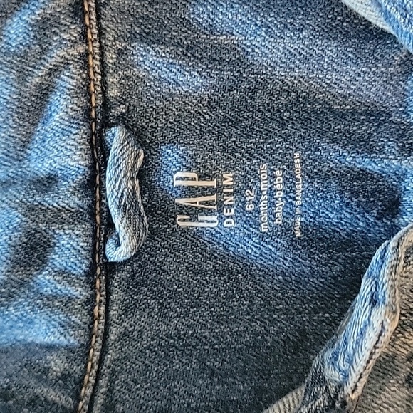Baby Gap denim jacket 6-12m - Picture 2 of 4